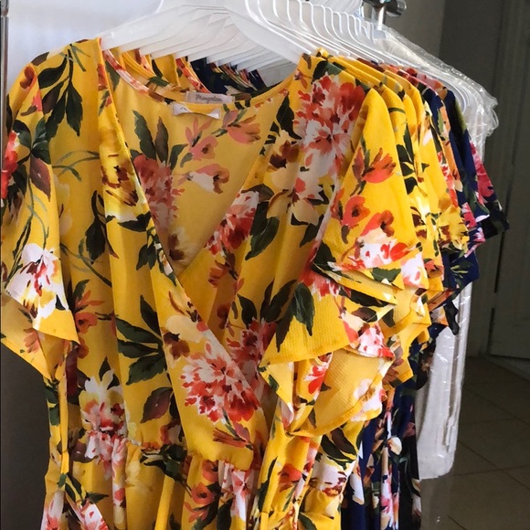 YELLOW FLORAL MAXI DRESS - Picture 7 of 11